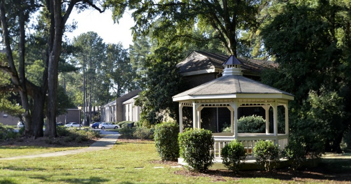 Granby Oaks Apartments