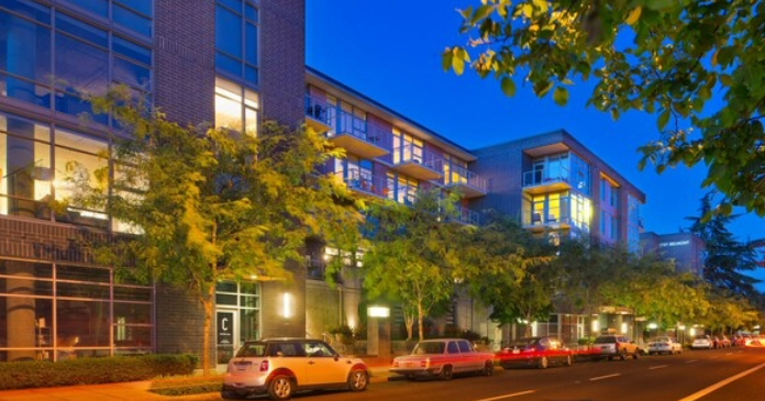 2121 Belmont