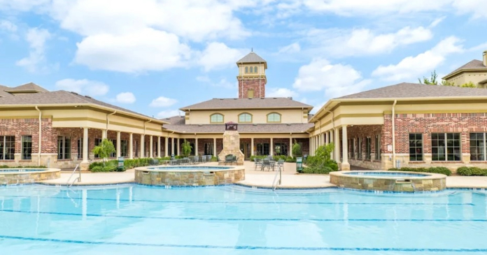 Crest Manor Apartments