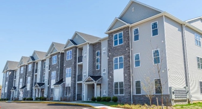 Oak Tree Plaza Apartments