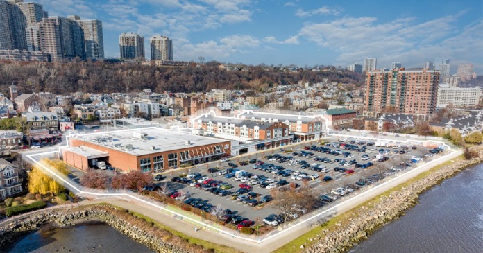 Edgewater Towne Center